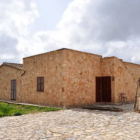 Rural Es Riquers Country house Porreres